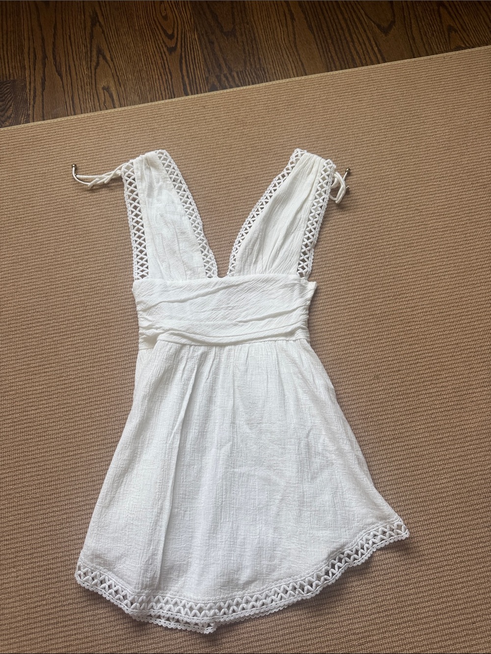 Selfies Leslie dress